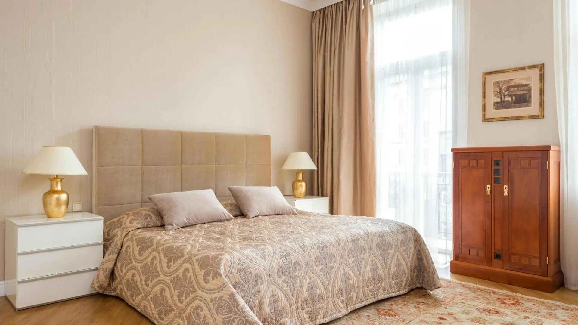 Hotel King New Delhi 4*,  India